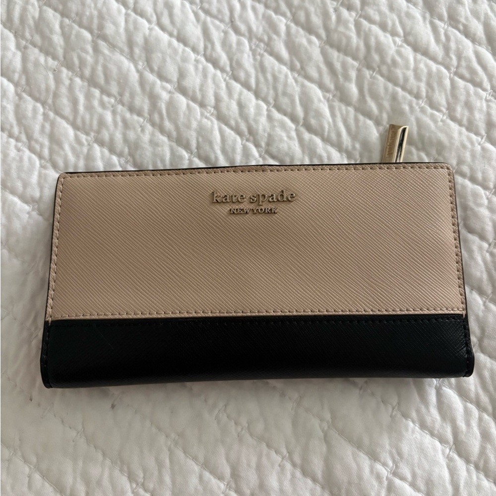 Kate Spade Light Pink and Black Wallet